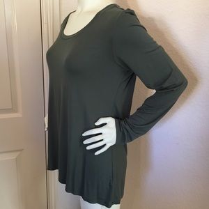 LOGO Layers Long Sleeve Hi-Low Hem Knit Top